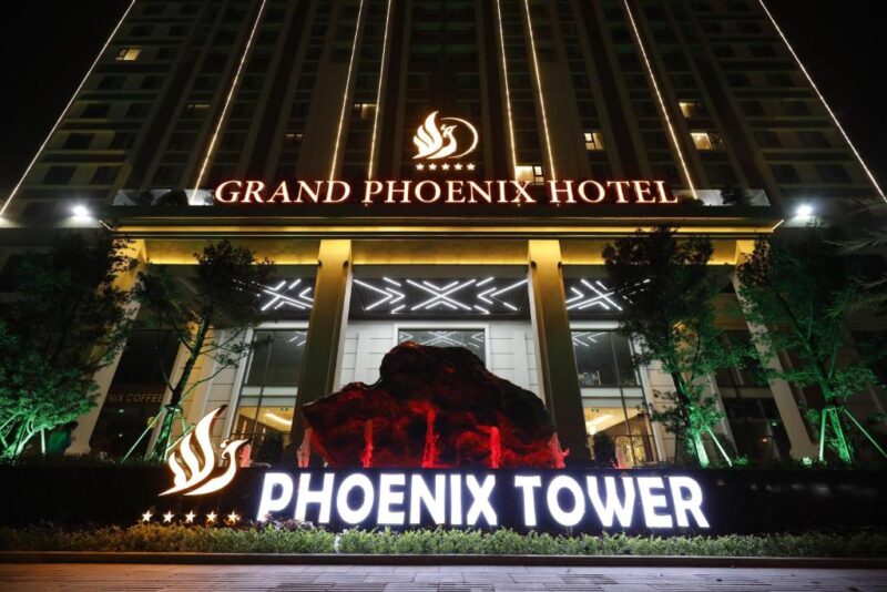 Grand Phoenix Hotel 
