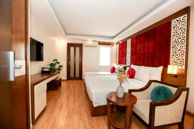 Hanoi Center Silk Classic Hotel & Travel