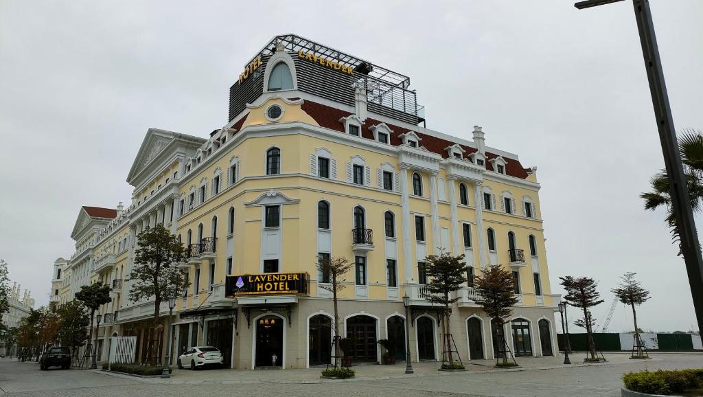 Lavender Bai Chay Halong Hotel